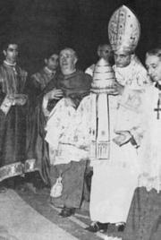 Paul VI déposant la tiare