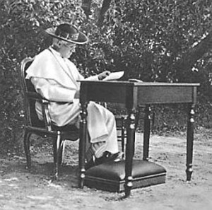 Mgr Delassus - assis